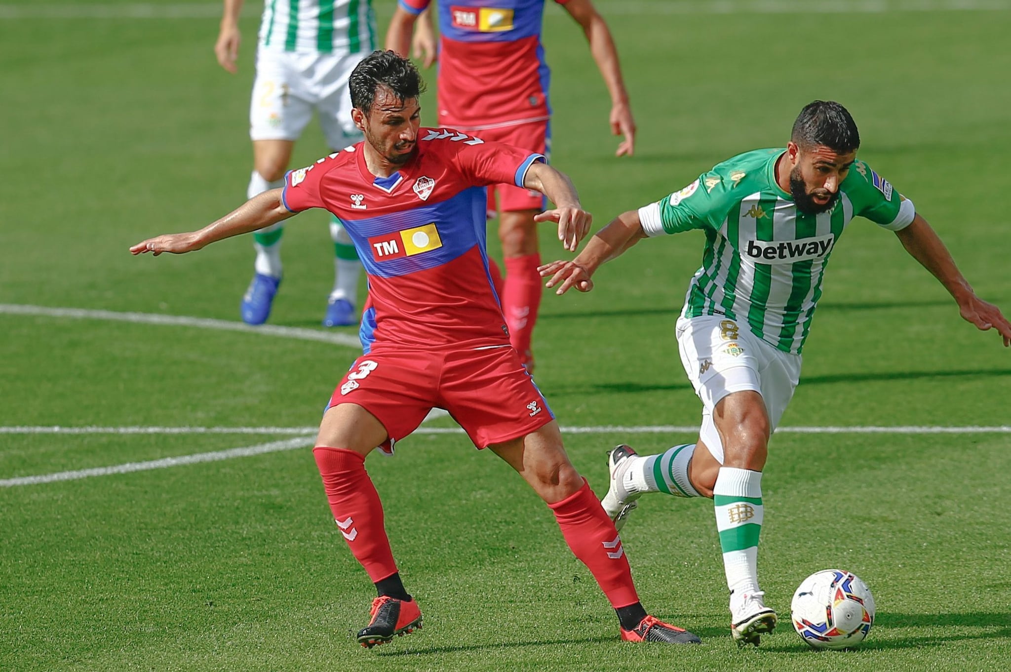 Sanchez Mino in maglia Elche contro il Betis nel novembre del 2020: durò poco anche lì