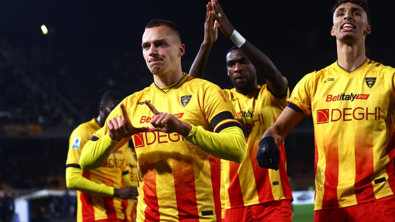 Colpo Lecce, Di Francesco vince lo scontro salvezza con il Pisa: decide il primo acuto di Stulic