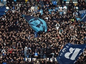 tifosi-napoli-300x225.jpg