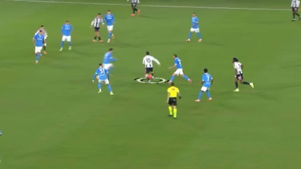 L'esperimento Yildiz falso nove alla Juve bloccato dalla mossa del Napoli durante il primo tempo