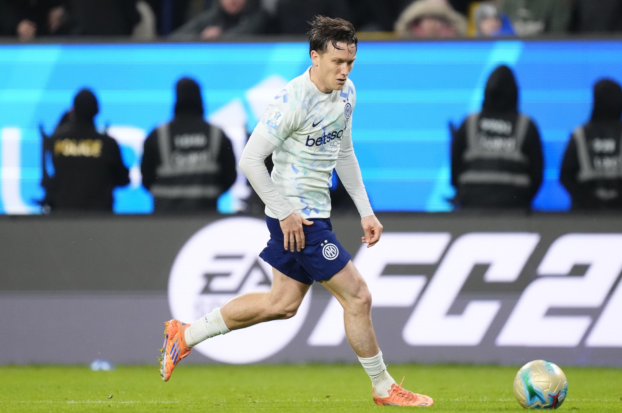 Piotr Zielinski durante Inter–Bologna: anche il polacco non ha calciato il rigore alla fine