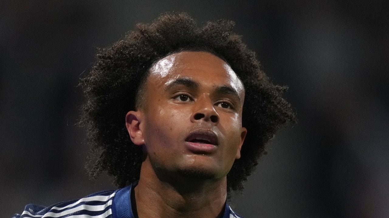 Zirkzee nel mirino di Milan e Roma: duello di mercato a gennaio per riportarlo in Serie A