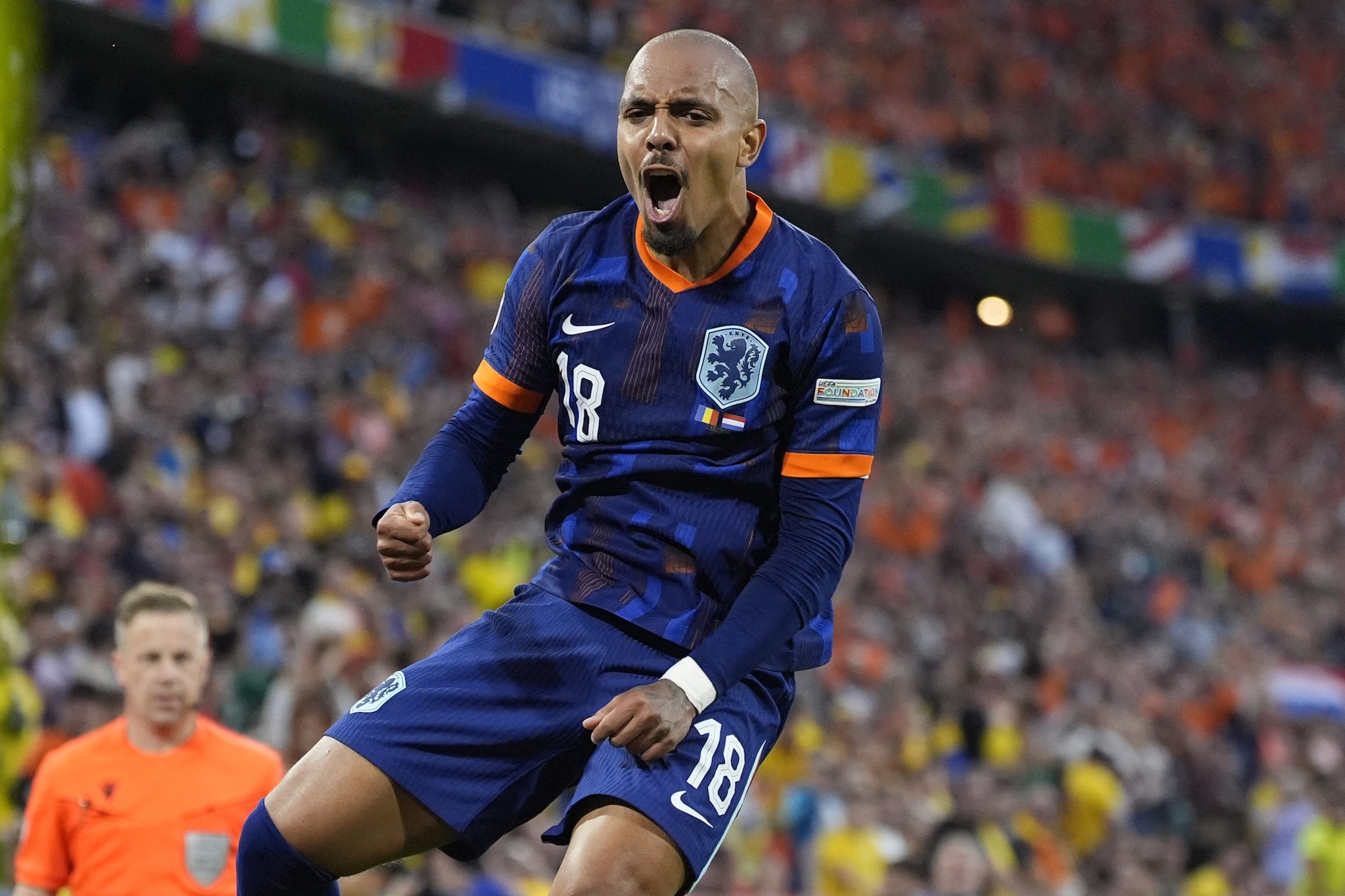 Calciomercato, news di oggi in diretta: Roma, preso Malen, Zirkzee difficile. Mingueza verso la Juve, l'Inter chiude per Mlacic