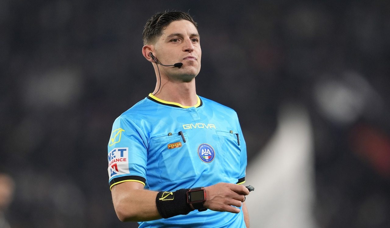 L'arbitro Collu ha sbagliato l'annuncio sul rigore di David: perché la sua interpretazione è errata