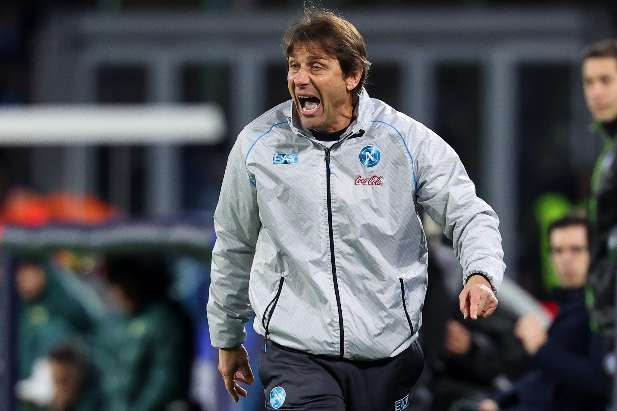 Antonio Conte durante la partita tra Napoli e Verona, terminata 2–2.