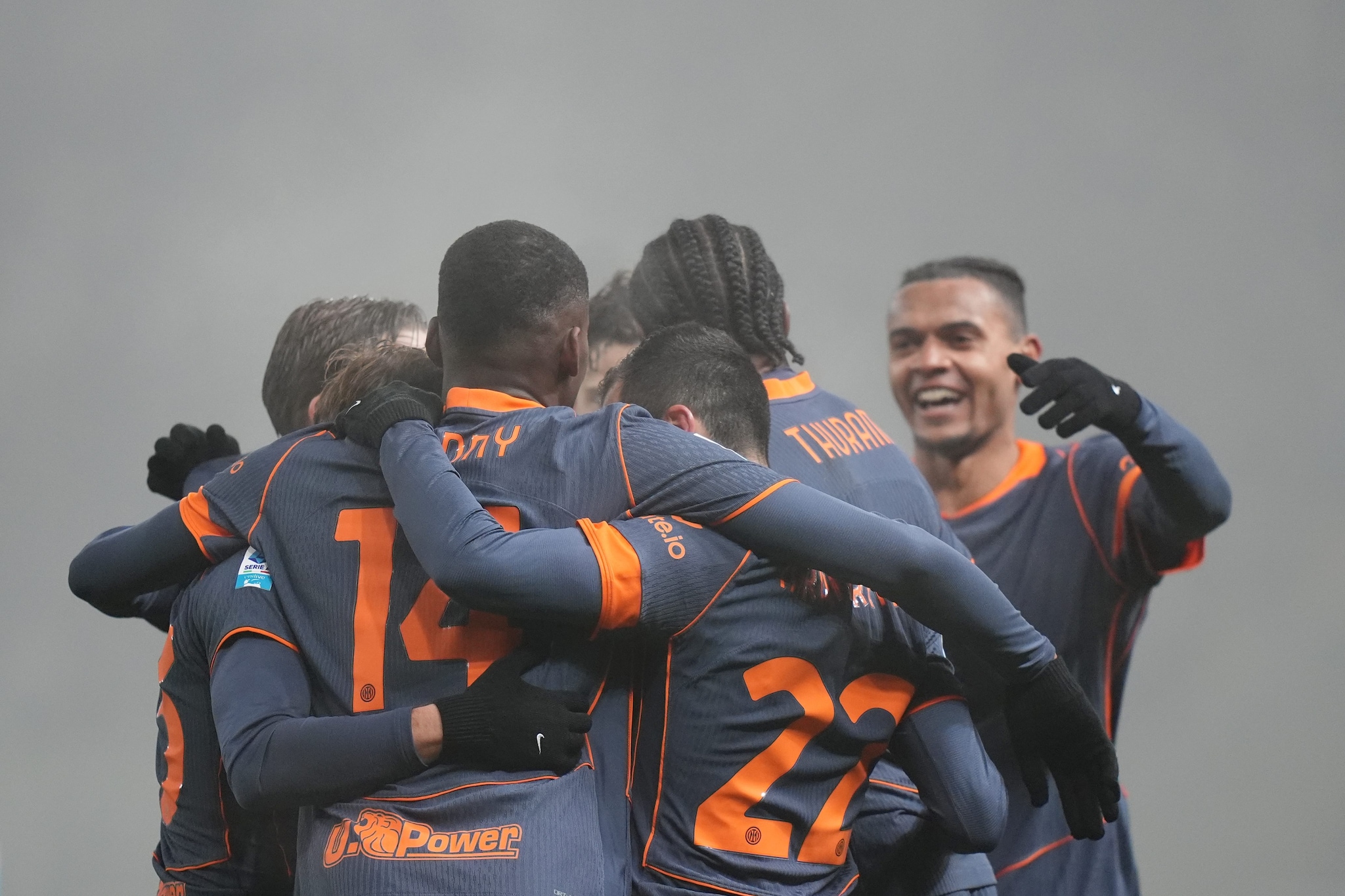 L’Inter vince a Parma 2–0 e si conferma in testa al campionato