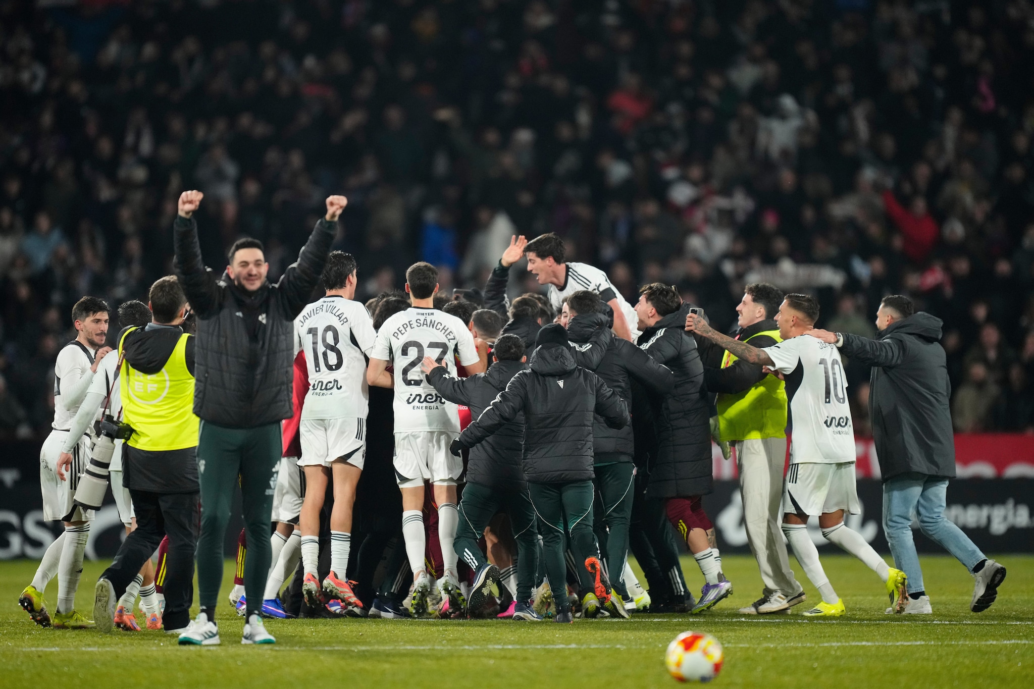 L’esultanza dell’Albacete: "miracolo" del club di seconda divisione contro i giganti Blancos