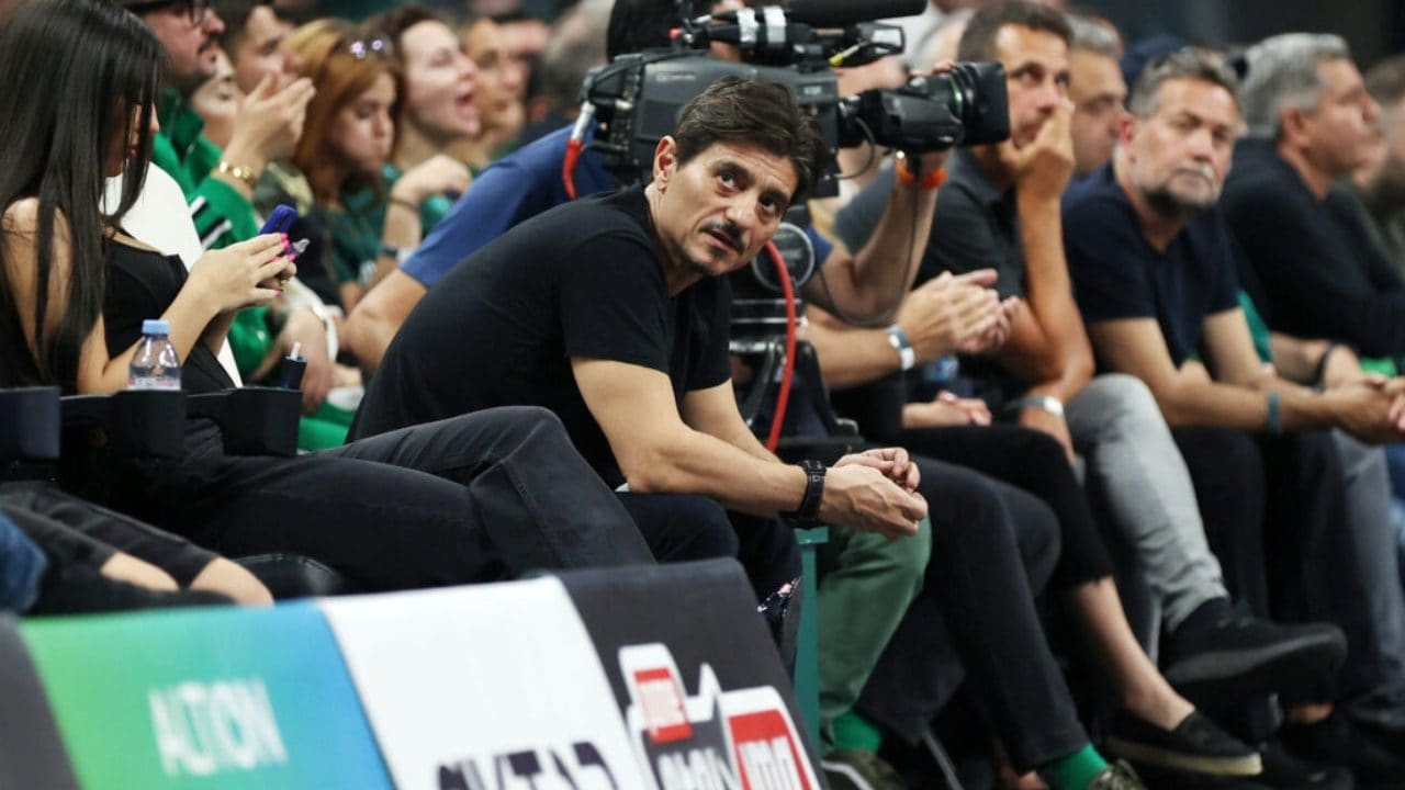 Il Panathinaikos perde il derby, il presidente esplode: "Ubriachi alle 5 del mattino, non posso accettarlo”