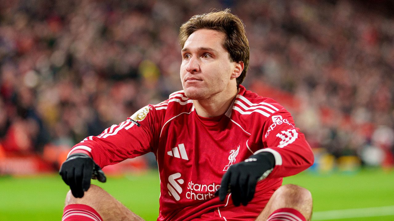 Federico Chiesa mortificato da Slot al Liverpool dopo il regime speciale di allenamenti a Natale