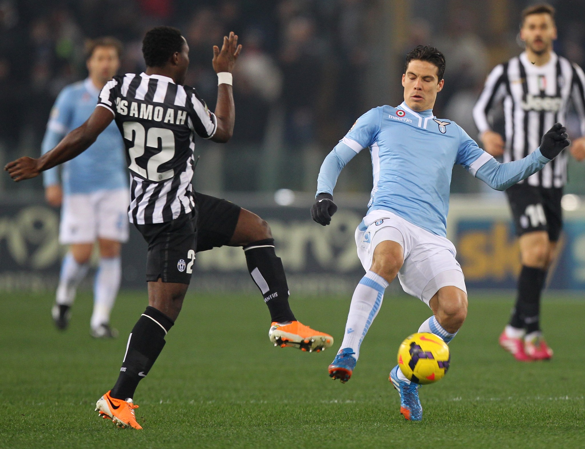 Hernanes con la maglia della Lazio.