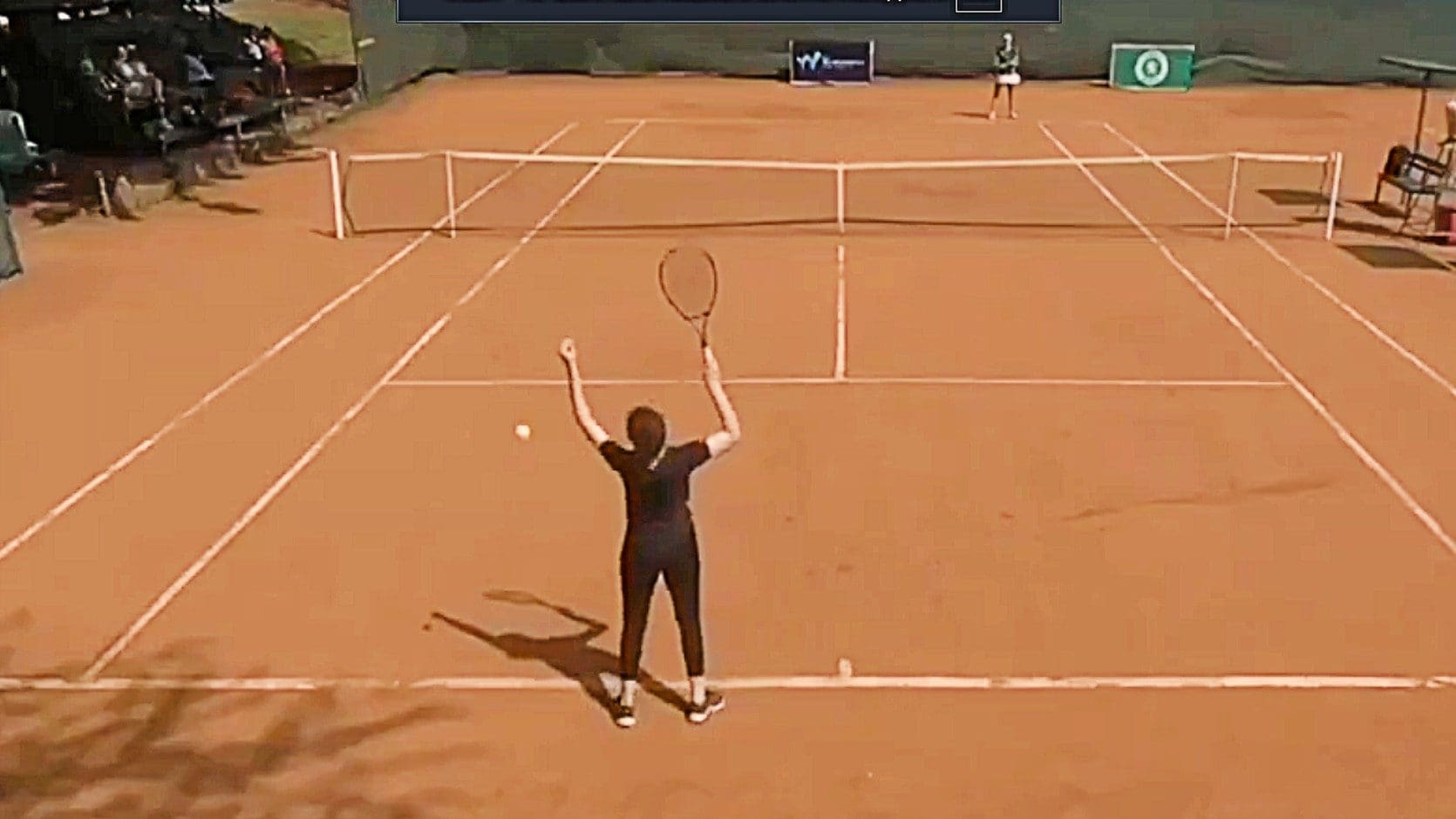 Chi è Hajar Abdelkader, la tennista che ha giocato un torneo ufficiale senza sapere niente di tennis