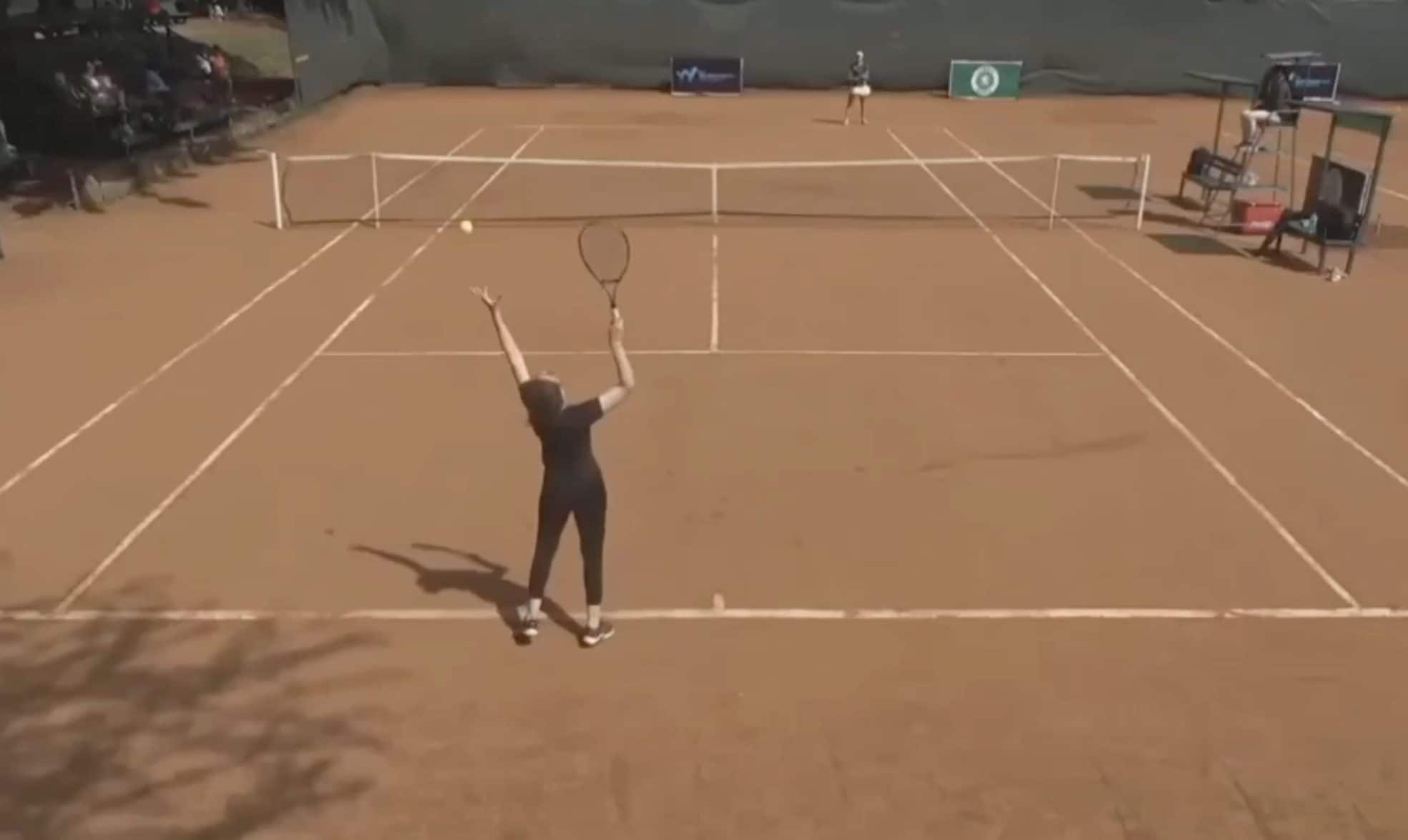 Il mistero della tennista sconosciuta: non sa giocare né le regole, video imbarazzanti a Nairobi