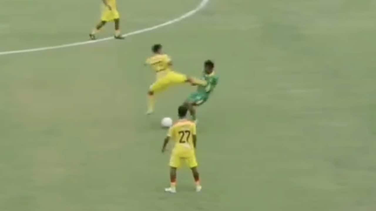 Gimnastiar manda l'avversario in terapia intensiva con un calcio vergognoso: squalificato a vita