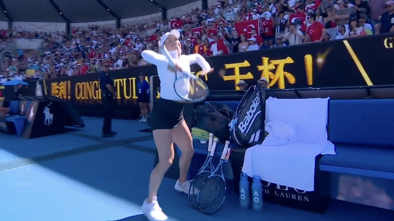 Putintseva balla in faccia ai tifosi che la fischiano, corrida agli Australian Open: cosa è successo