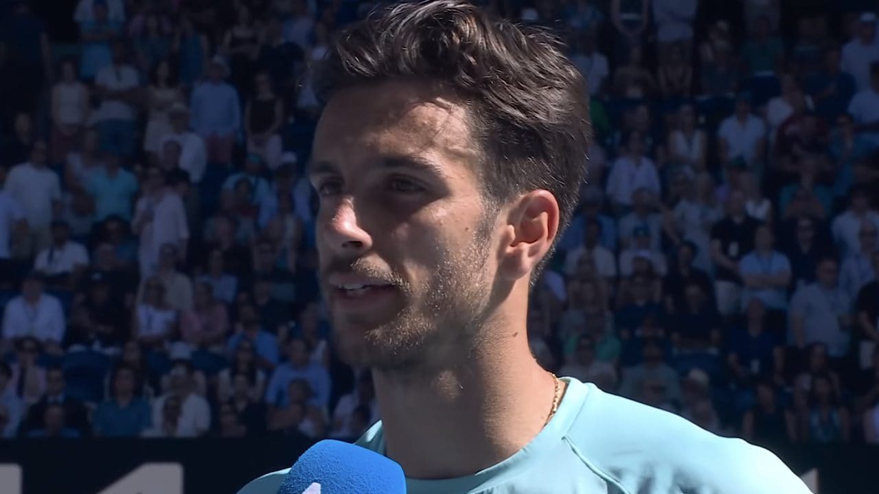 Musetti ai quarti degli Australian Open con dedica speciale: "Difficile parlare quando la vita bussa"
