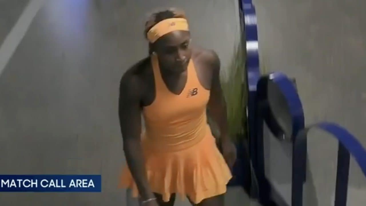 Coco Gauff pensa di non essere ripresa e si sfoga negli spogliatoi: "Ma perché lo fanno vedere?"