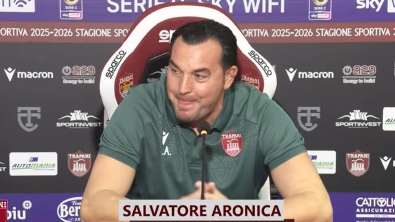 Aronica si commuove in sala stampa e spiega cosa sta accadendo a Trapani: "Alcuni con la valigia pronta"