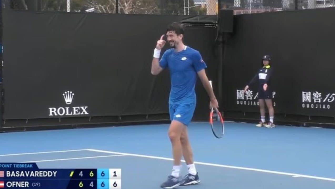 Ofner crede di aver vinto ed esulta, ma non conosce il regolamento: poi perde agli Australian Open