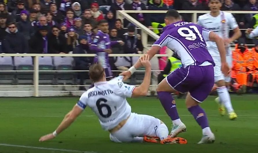 Altra angolazione del contatto Baschirotto–Piccoli: La Penna aveva fischiato rigore