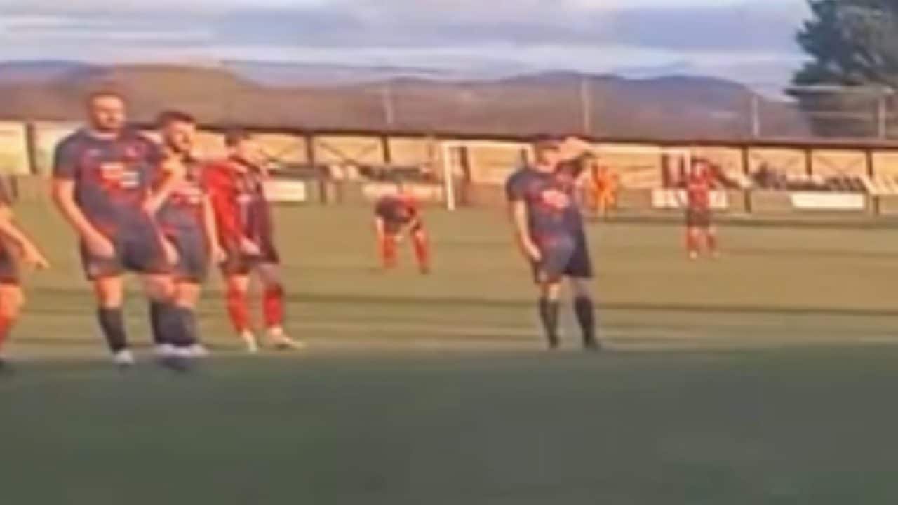 Tom Taylor arrestato dalla polizia dopo un calcio di rigore: altro che fallo, è un gesto orribile