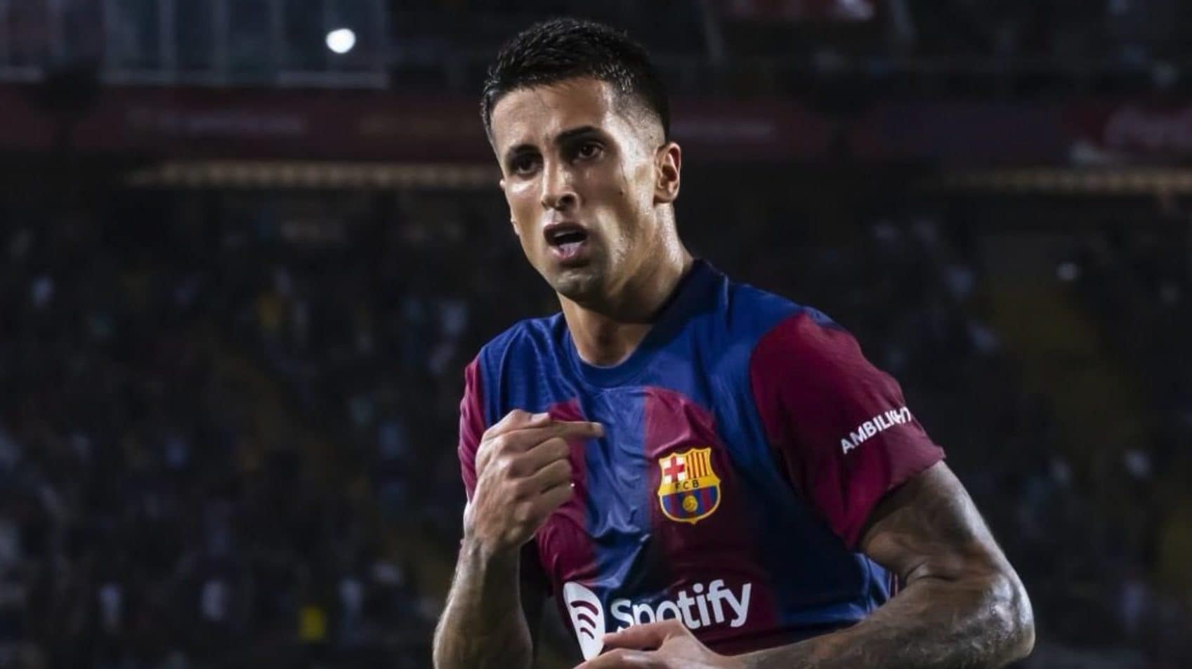 Cancelo snobba l'Inter e va al Barcellona: per i blaugrana accetta un drastico taglio di stipendio