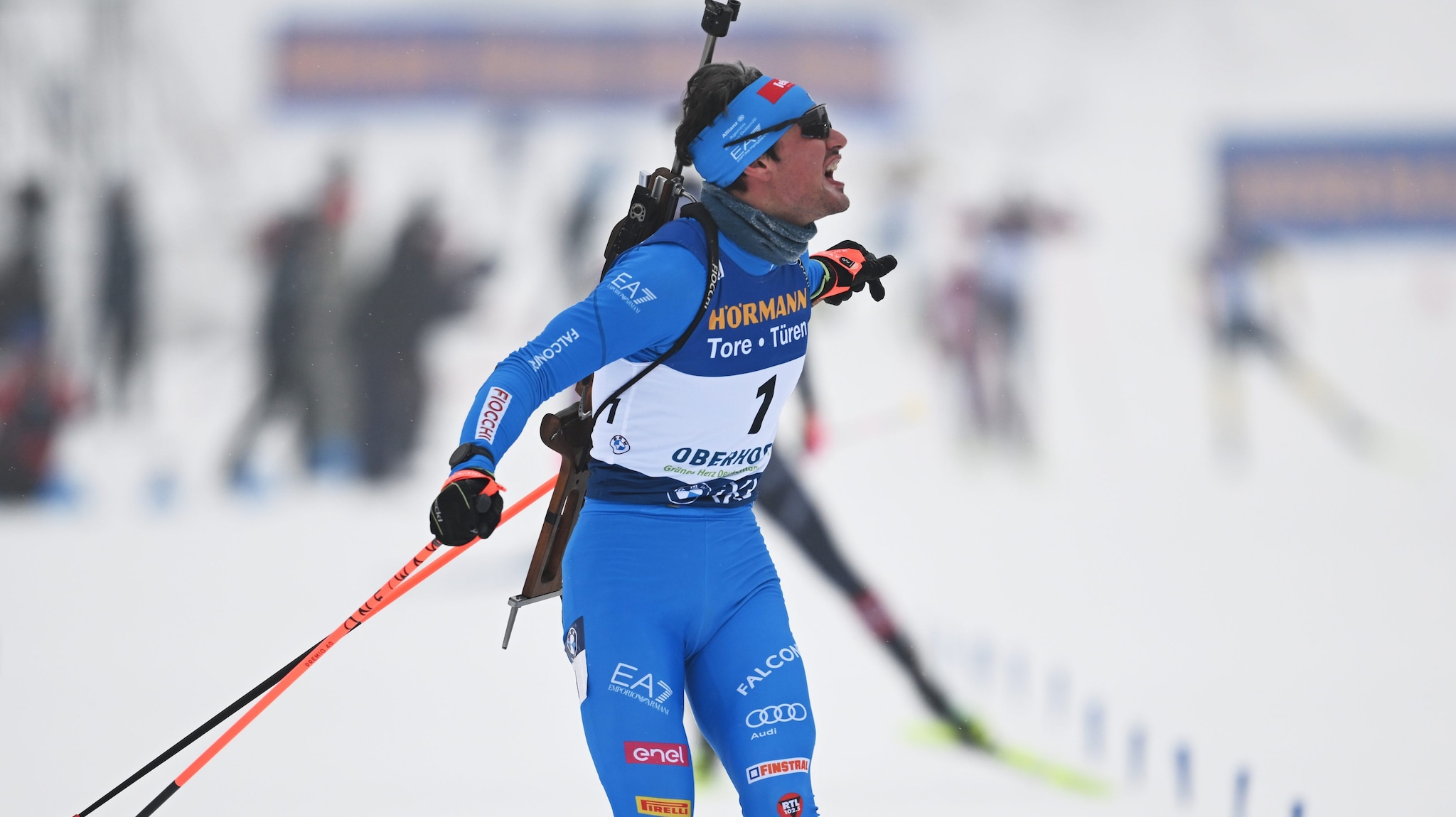 Chi è Tommaso Giacomel, il biatleta che sta dominando la Coppa del Mondo che un azzurro non ha mai vinto