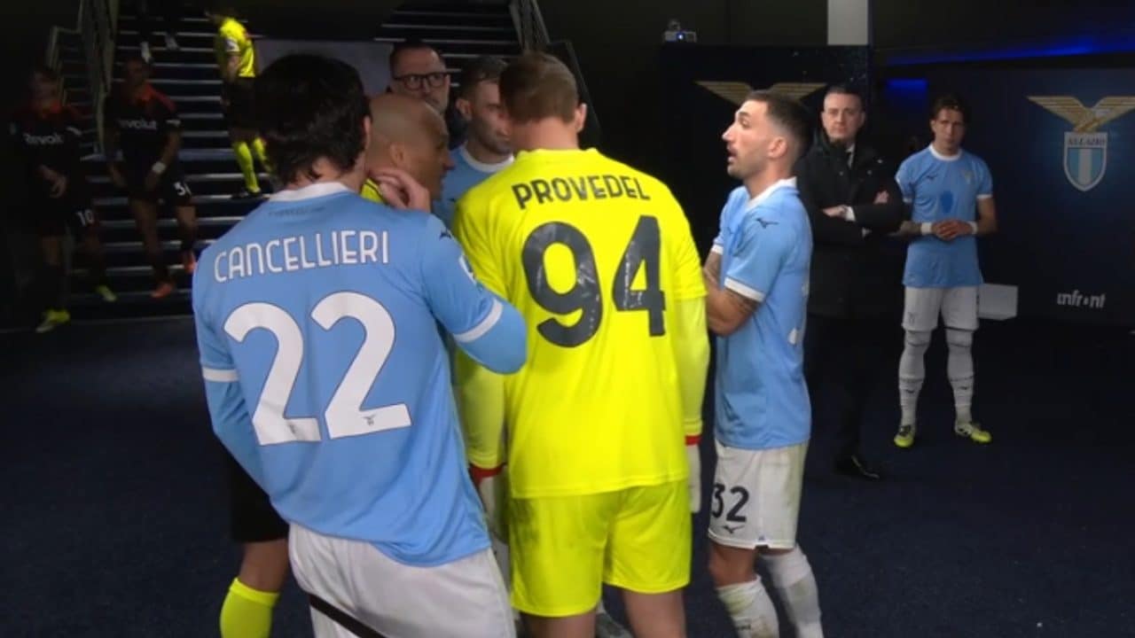 Faccia a faccia di Cataldi con l'arbitro nell'intervallo di Lazio-Como: "Sono due mesi che è così"