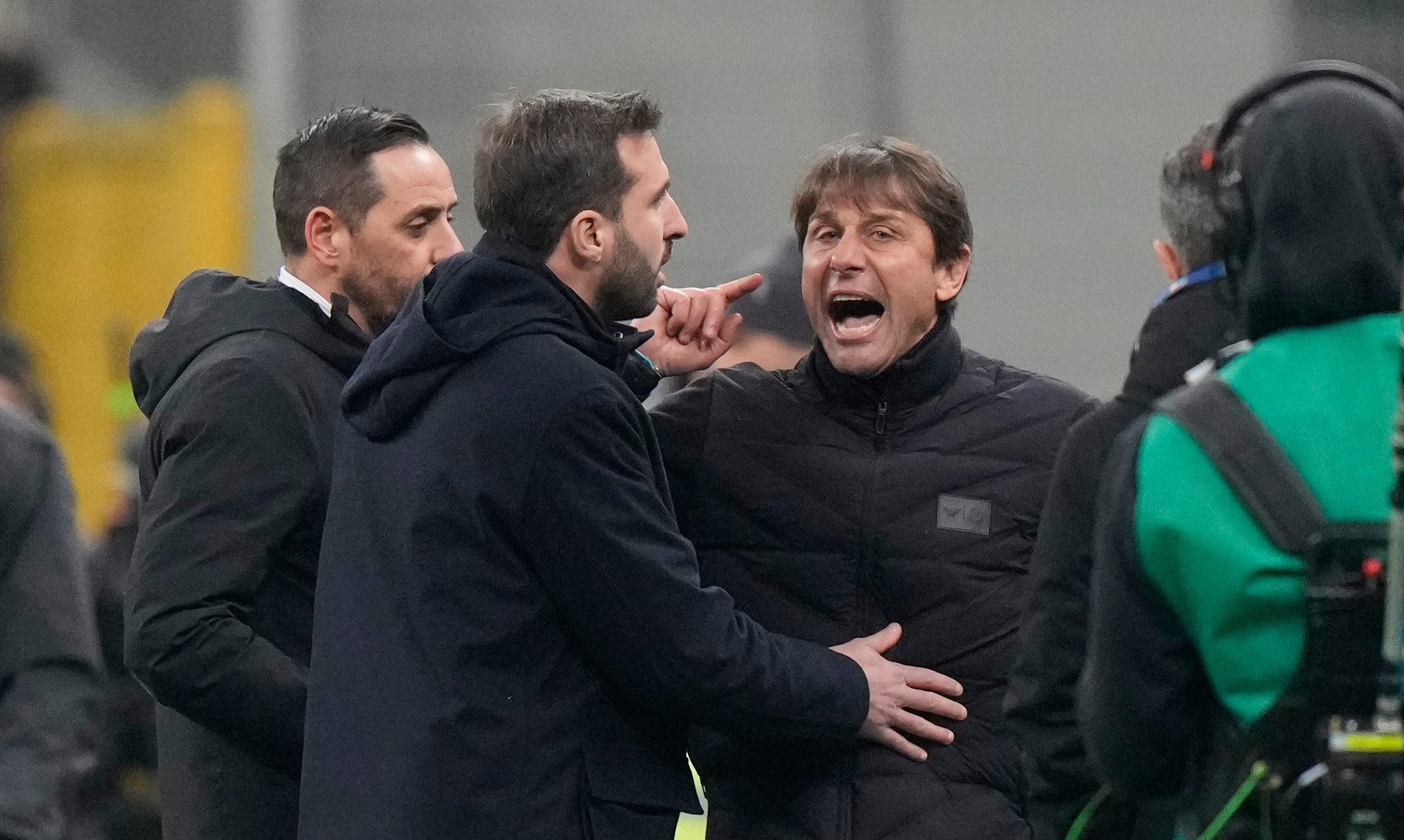 Antonio Conte squalificato 2 giornate dopo Inter-Napoli: paga anche per le frasi urlate nel tunnel
