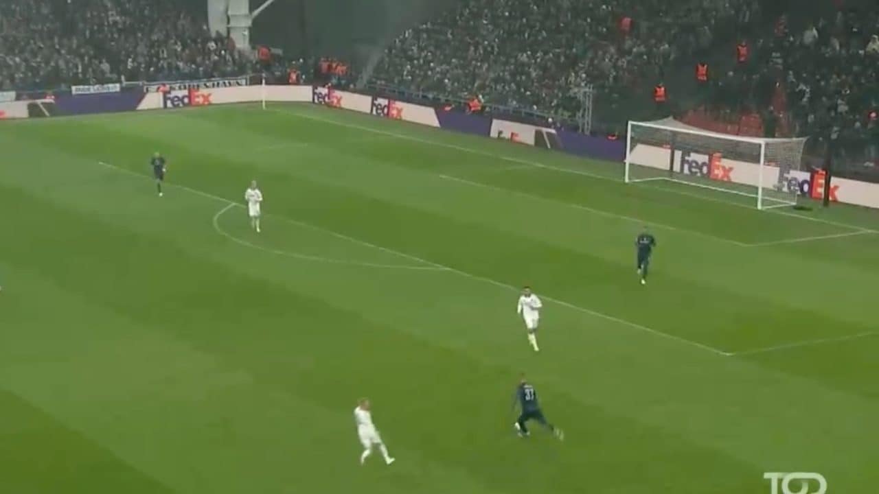 La porta del Napoli vuota durante il match col Copenaghen: che fine aveva fatto Milinkovic-Savic