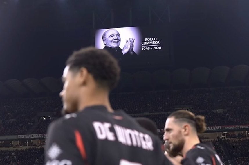 Un brutto coro rovina il minuto di silenzio per Commisso prima di Milan-Lecce: imbarazzo a San Siro