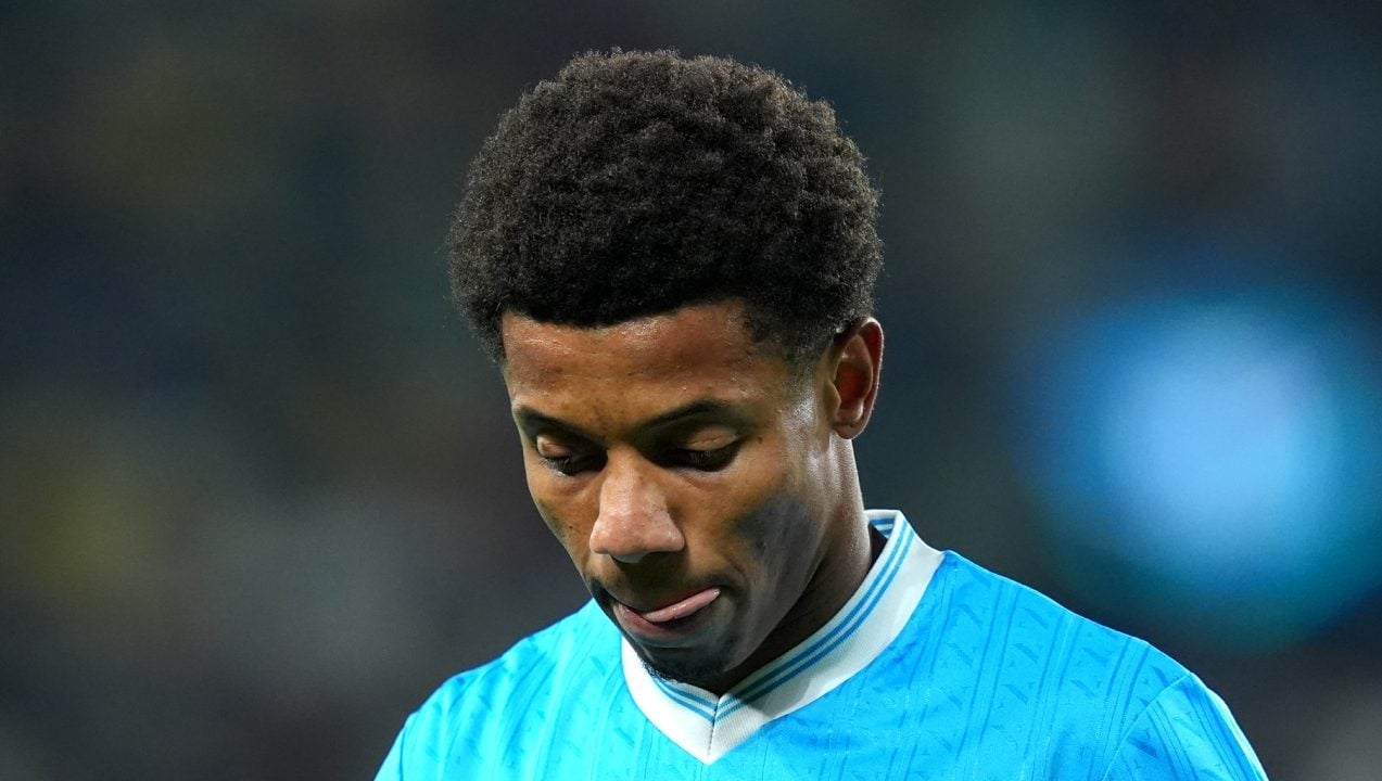 David Neres si opera a Londra: il calciatore del Napoli sarà fuori molto a lungo, i tempi di recupero