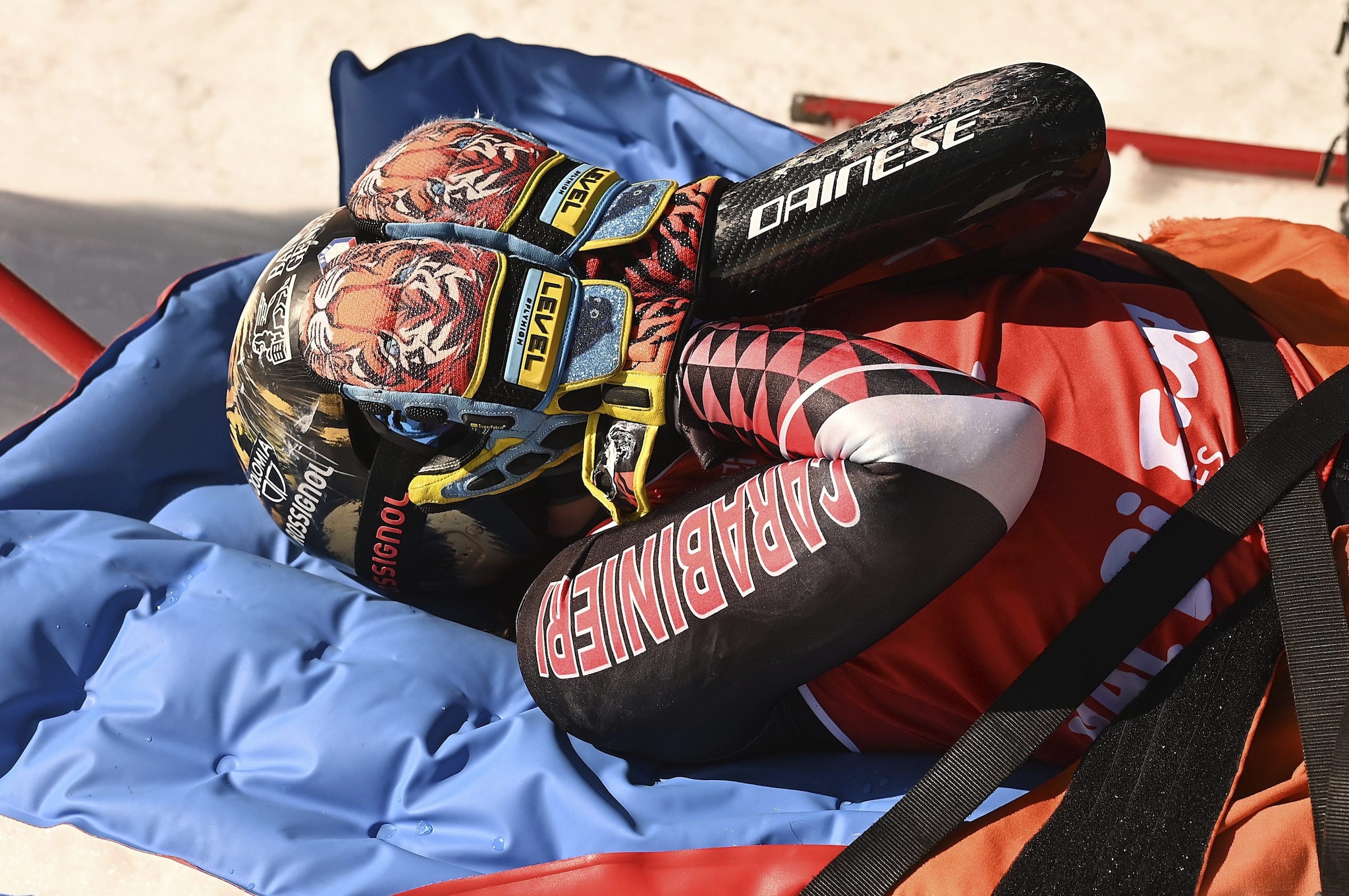 La Brignone disperata subito dopo il suo infortunio lo scorso 3 aprile