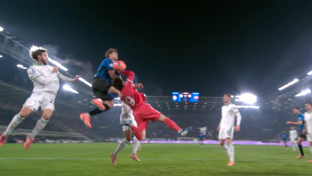 Open VAR spegne le polemiche per il gol di Scalvini in Atalanta-Roma: "Il tocco di braccio non c'è"