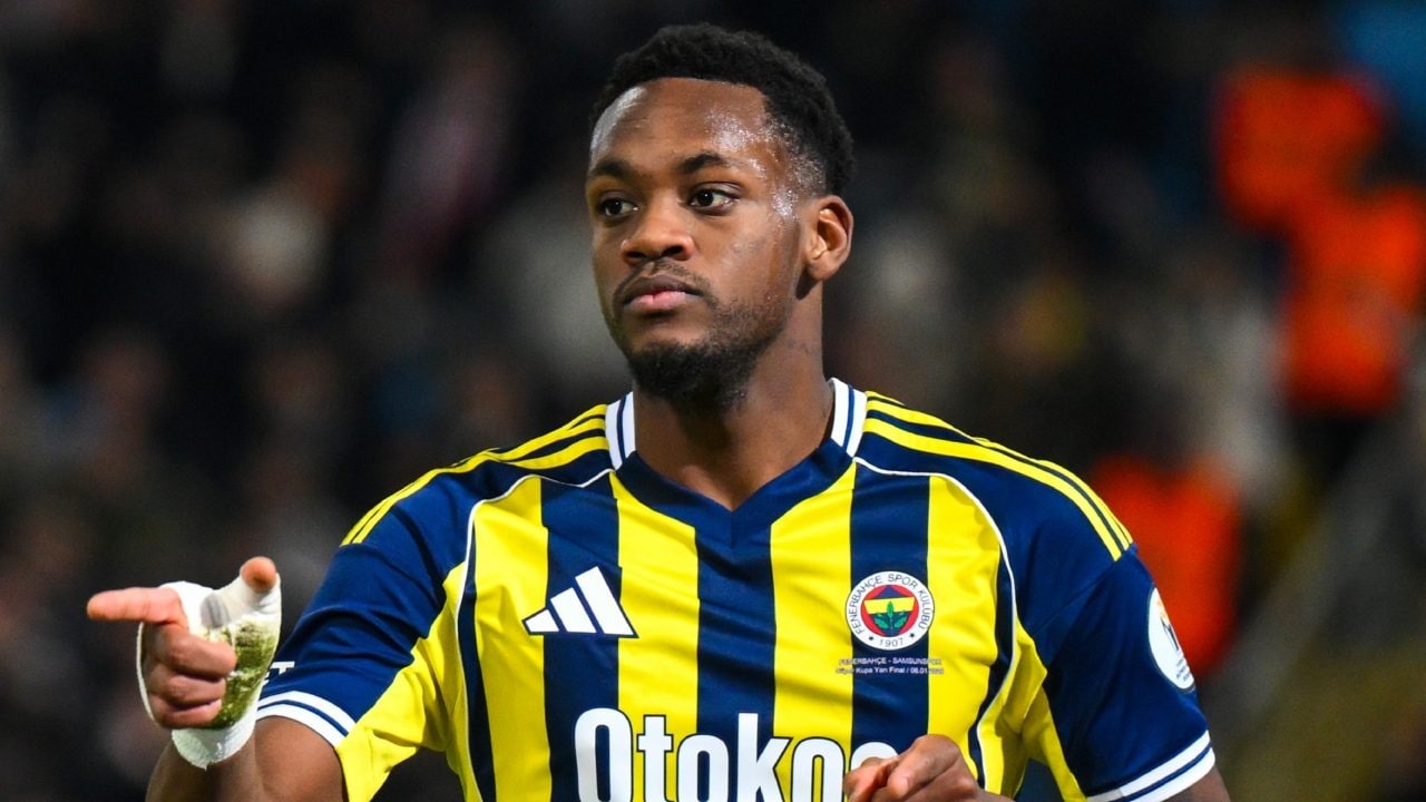 Chi è Jhon Duran, l'attaccante accostato alla Juve: a 18 anni l'esordio con la Colombia al posto di Falcao