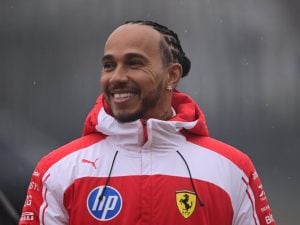 lewis-hamilton-ferrari-collezione-300x225.jpg