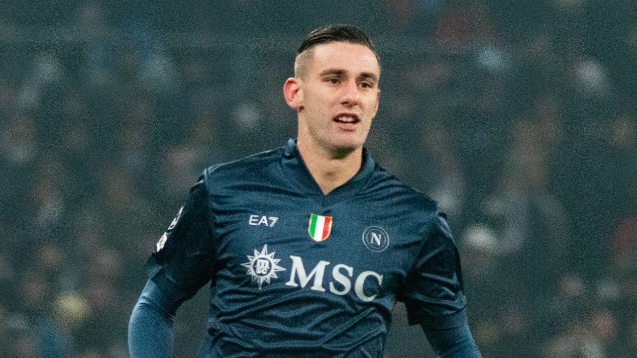 Le notizie di calciomercato del 22 gennaio 2026: Lucca e Lang lasciano Napoli e la Serie A