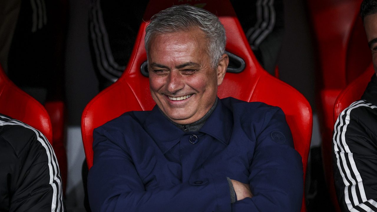 L'incredibile teoria del complotto su Mourinho: "Ha ritardato di proposito il secondo tempo"