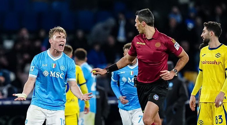 Il Napoli ci mette il cuore, pari in rimonta sul Verona ma schiuma rabbia per il VAR