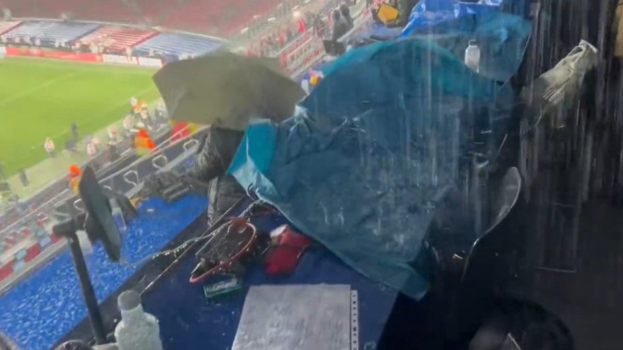 Imbarazzo a Barcellona, il Camp Nou finisce sott'acqua dopo una ristrutturazione da 1,5 miliardi