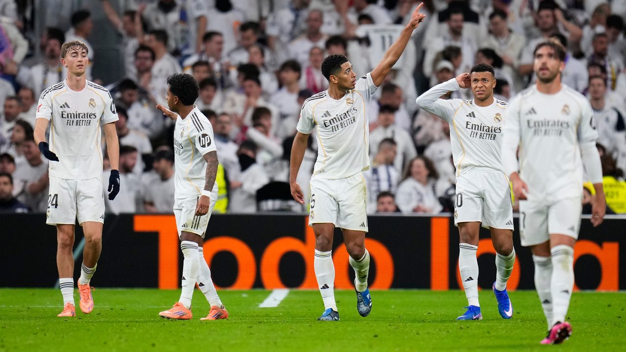 Il durissimo messaggio del Real Madrid ai suoi giocatori: "Senza Xabi Alonso la colpa è vostra"