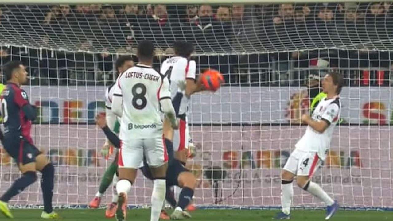 Perché l'arbitro Abisso non ha assegnato il rigore per il tocco di braccio di Ricci in Cagliari-Milan