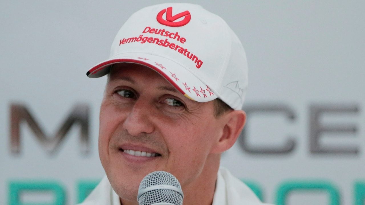 Michael Schumacher "non è costretto a letto e guarda le gare": nuovi dettagli sulla salute dell'icona F1