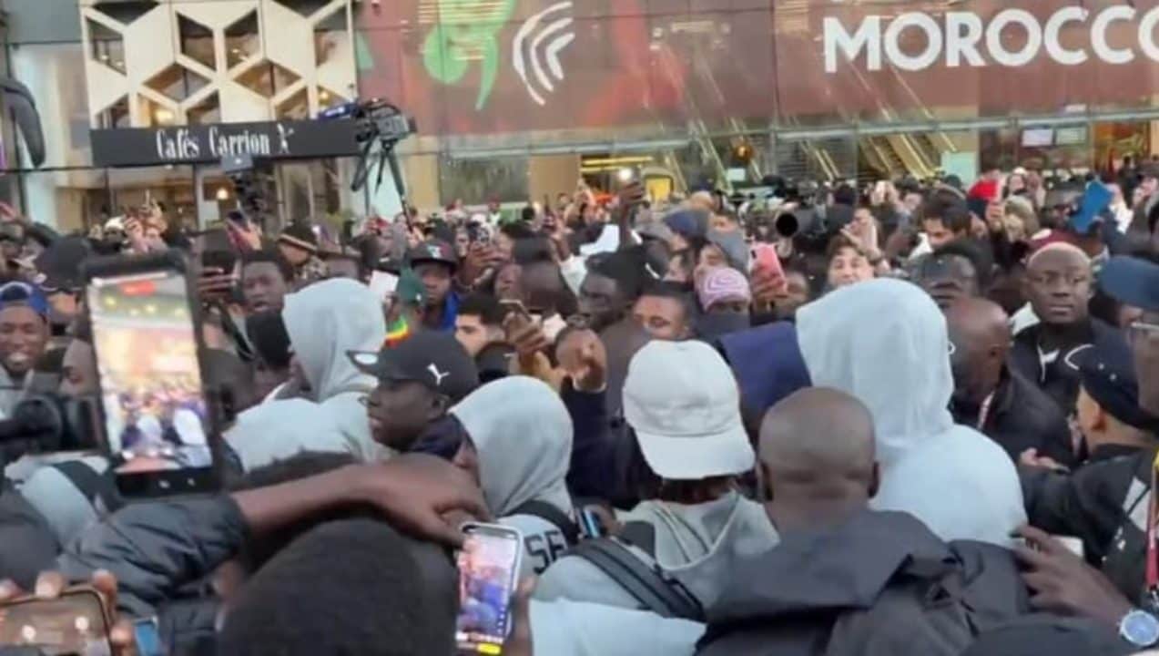 Per la finale di Coppa d'Africa succede di tutto, tra assalto alla stazione e accuse di spionaggio