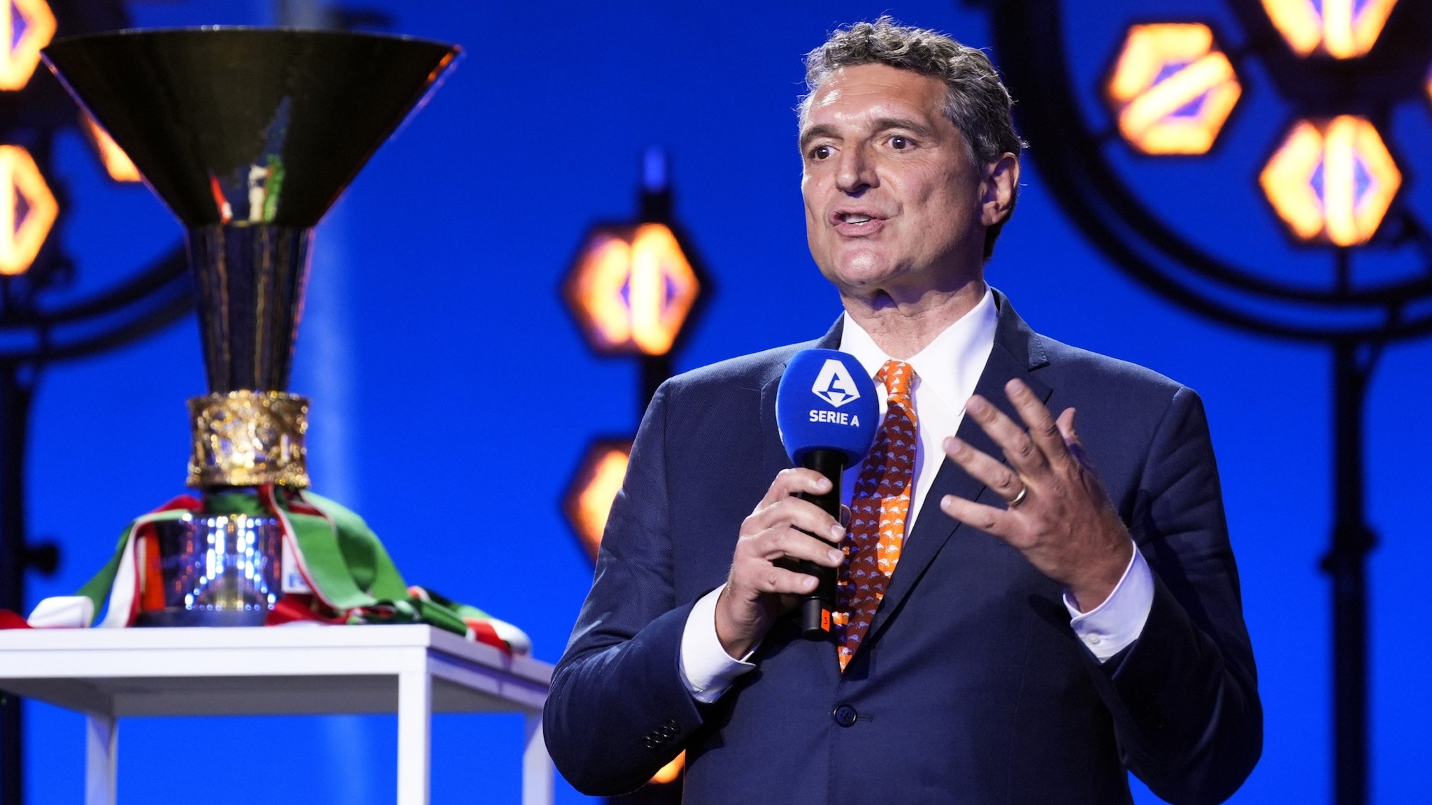 La Serie A chiede soldi a chi usa il pezzotto: "Abbiamo inviato duemila lettere". Chi le riceverà