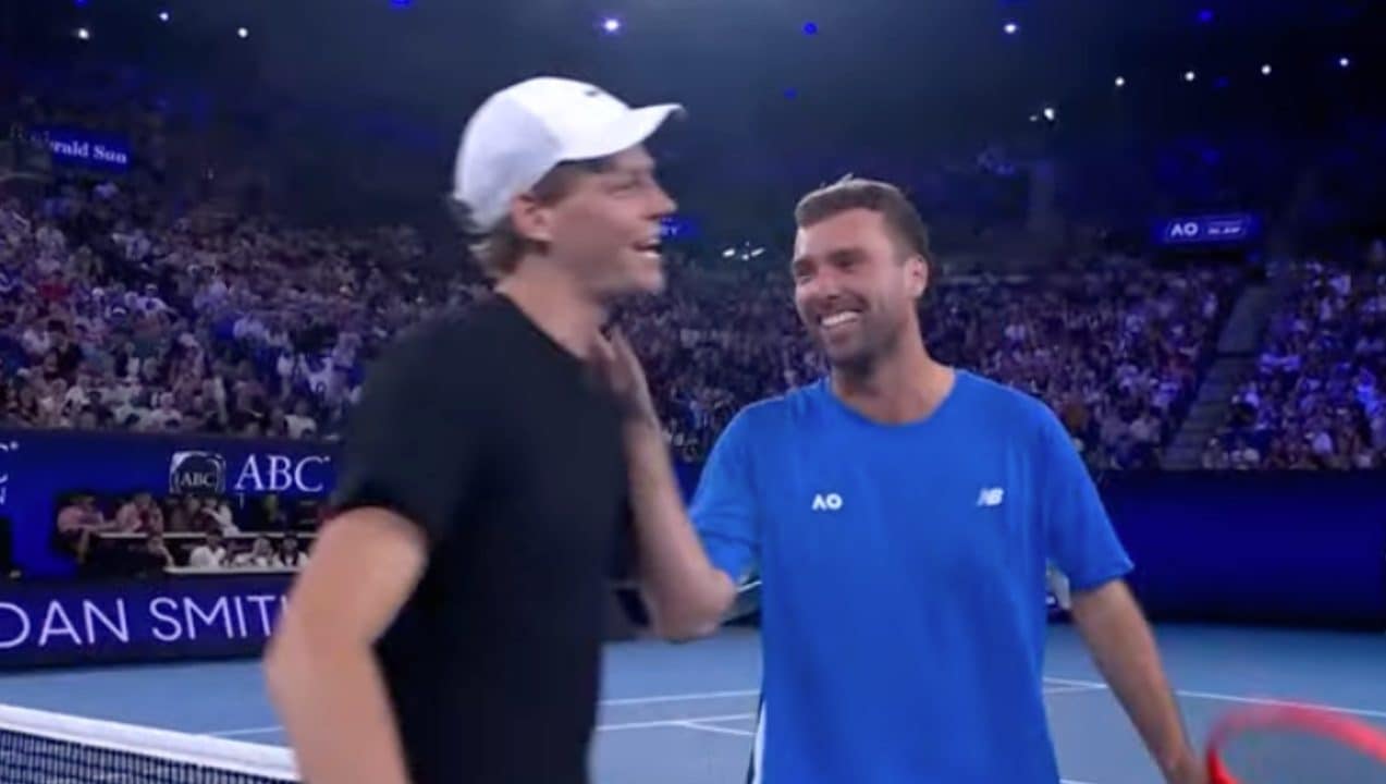 Sinner perde con un tennista dilettante al Million Dollar One Point Slam, Smith vince senza fare un colpo