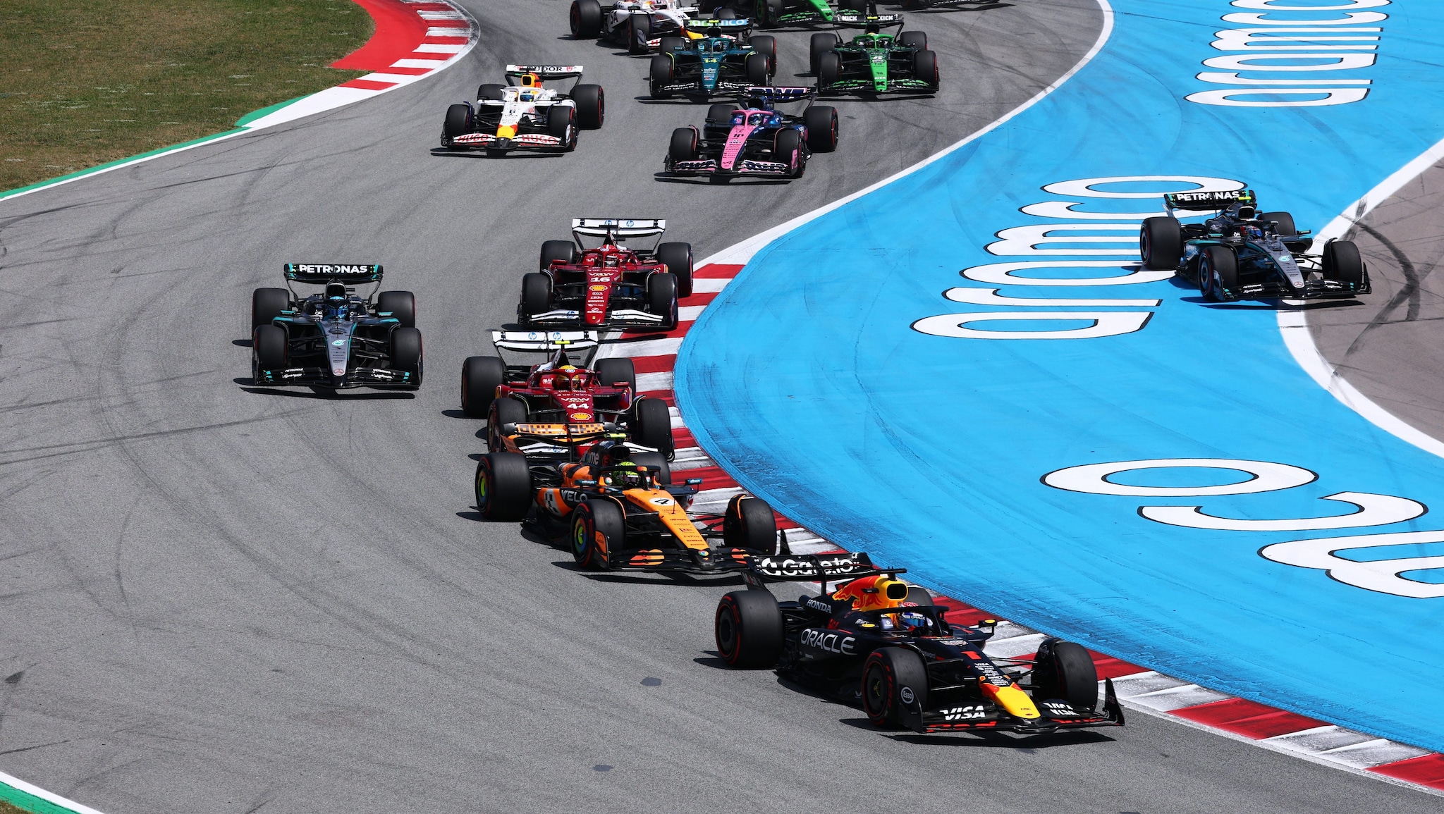 Ferrari e McLaren assenti a Barcellona per l'apertura dei test F1 2026. E c'è chi può saltarli completamente