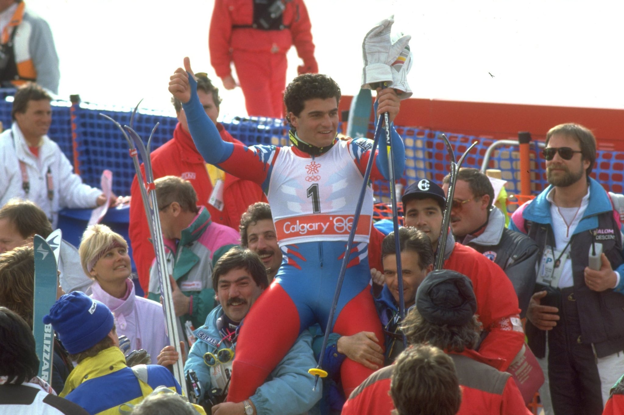 Alberto Tomba ha vinto tre medaglie d’oro alle Olimpiadi, cinque complessivamente.