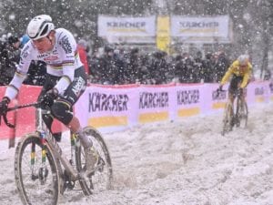 van-der-poel-mol-van-aert-300x225.jpg