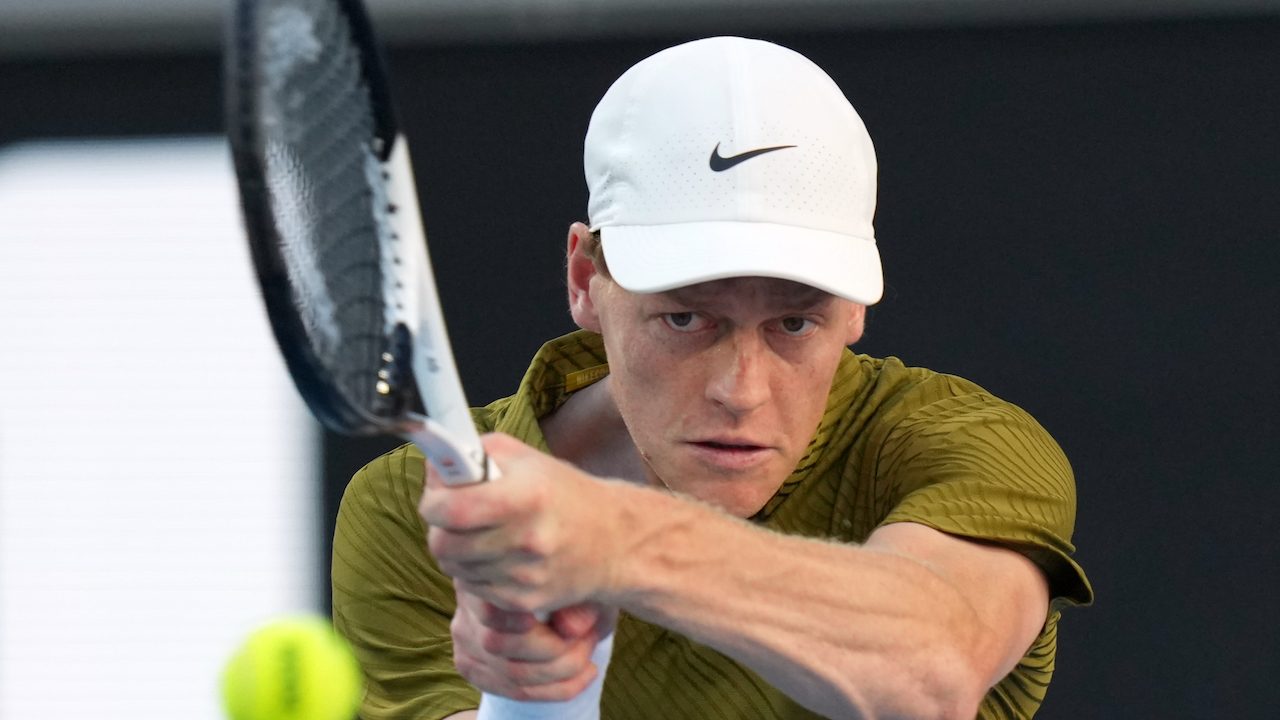 Sinner e Alcaraz ora potranno farlo: l'ATP cambia una regola e cancella il controverso divieto