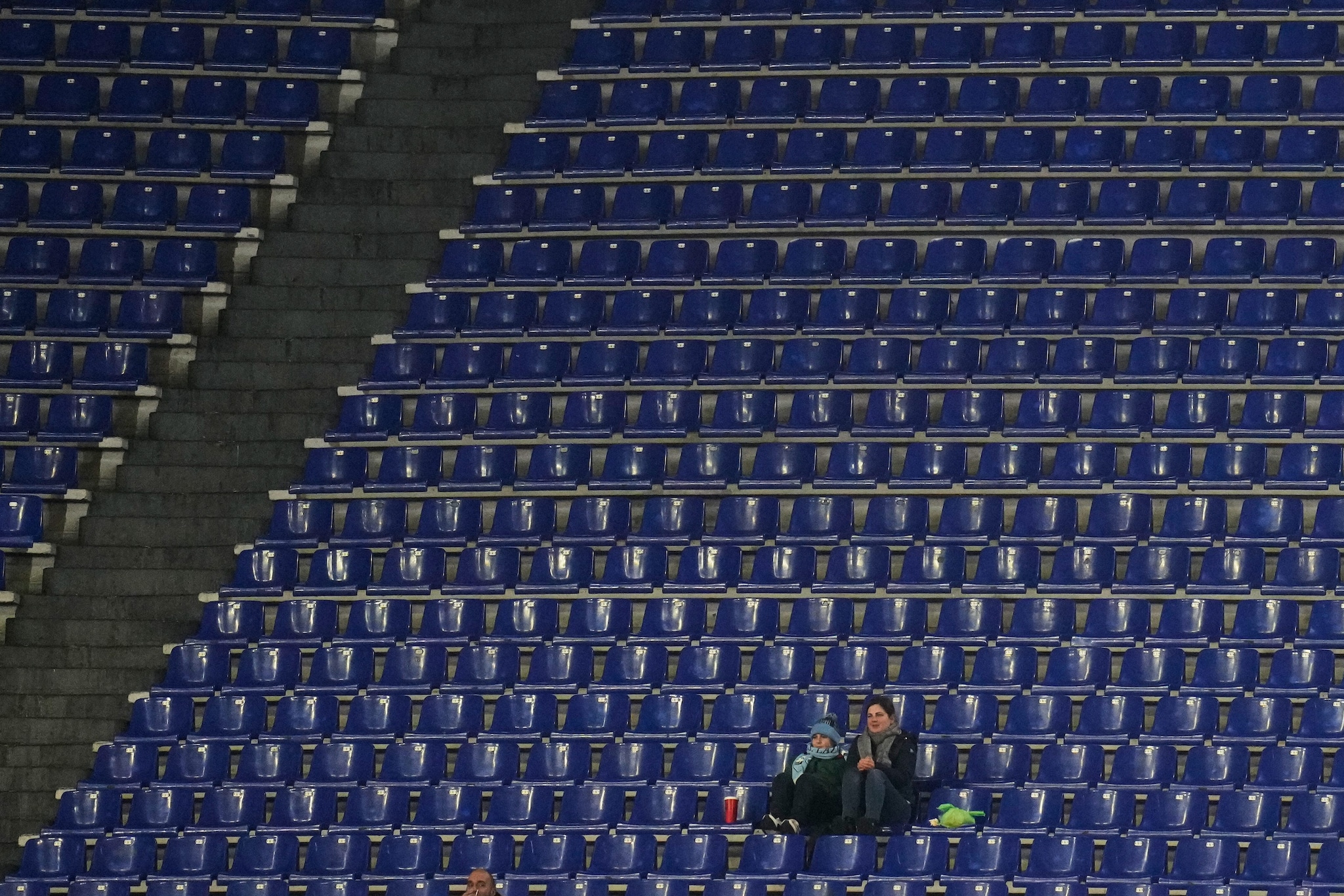 La "cura" Lotito contro lo sciopero del tifo: per Lazio-Atalanta biglietti a scuole, amici e parenti